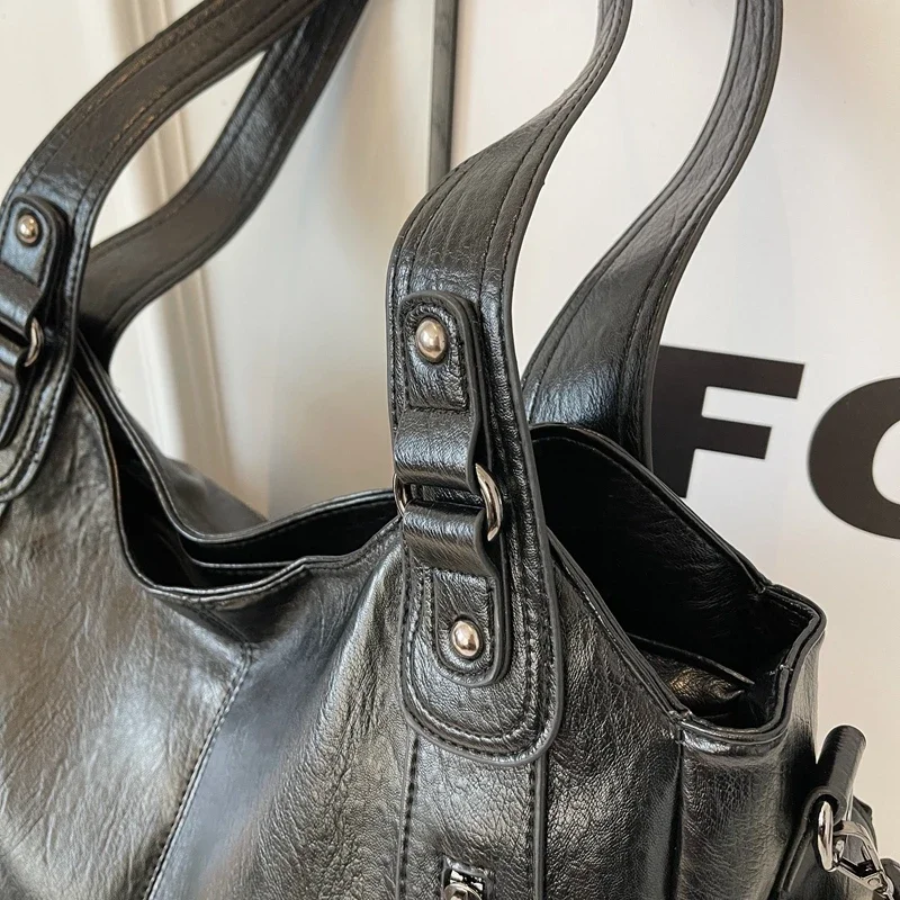 Bianca - Women Classic Multi-Compartment Shoulder Bag