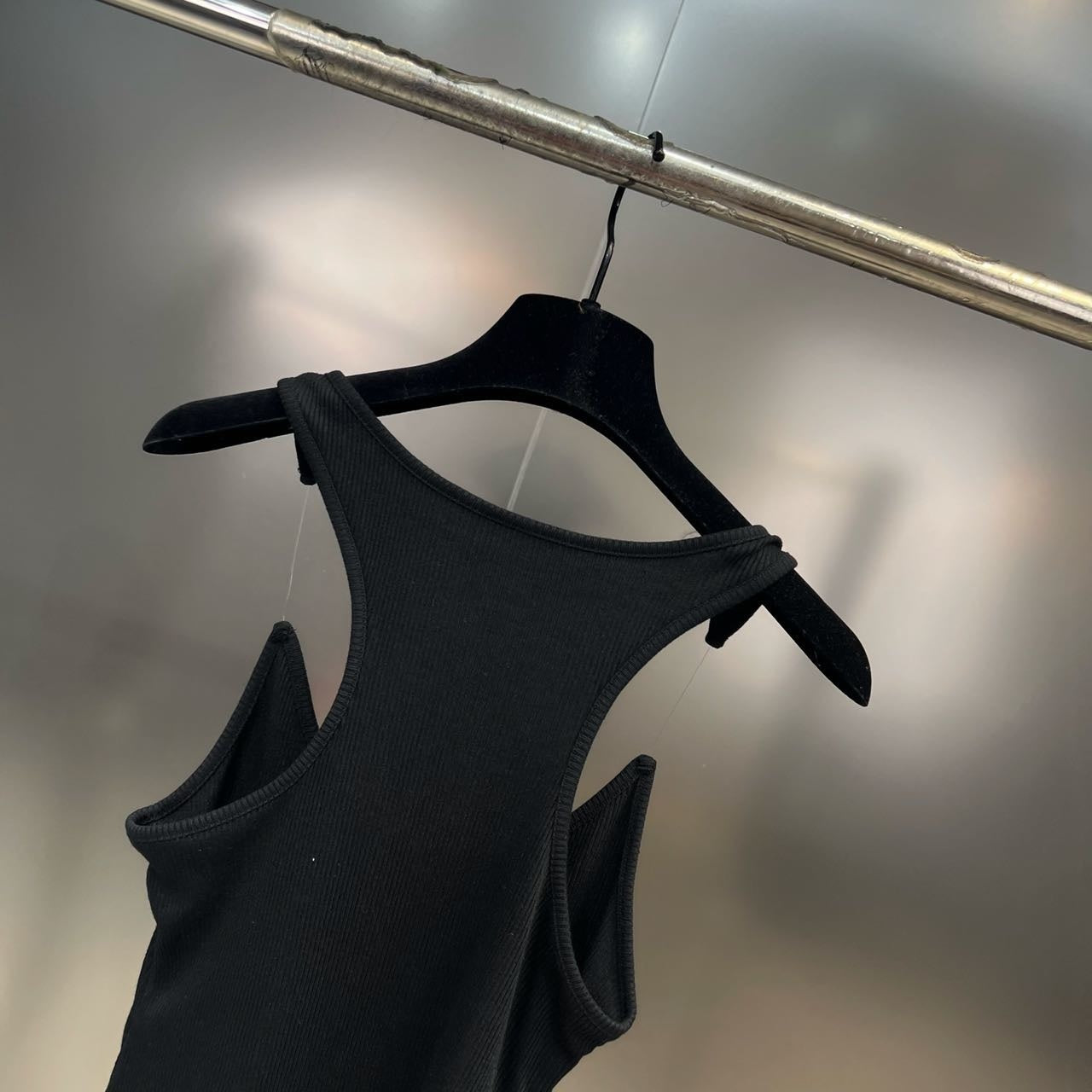 Jennie - Women Invisible Strap Ribbed Tank Top