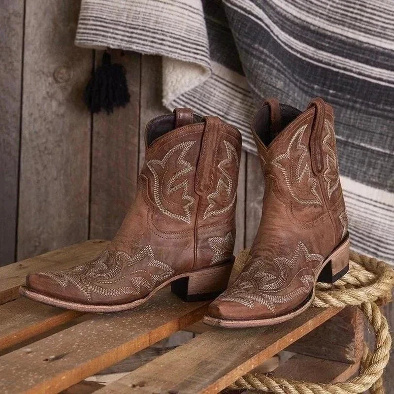 Sarah - Stylish Cowboy Boots