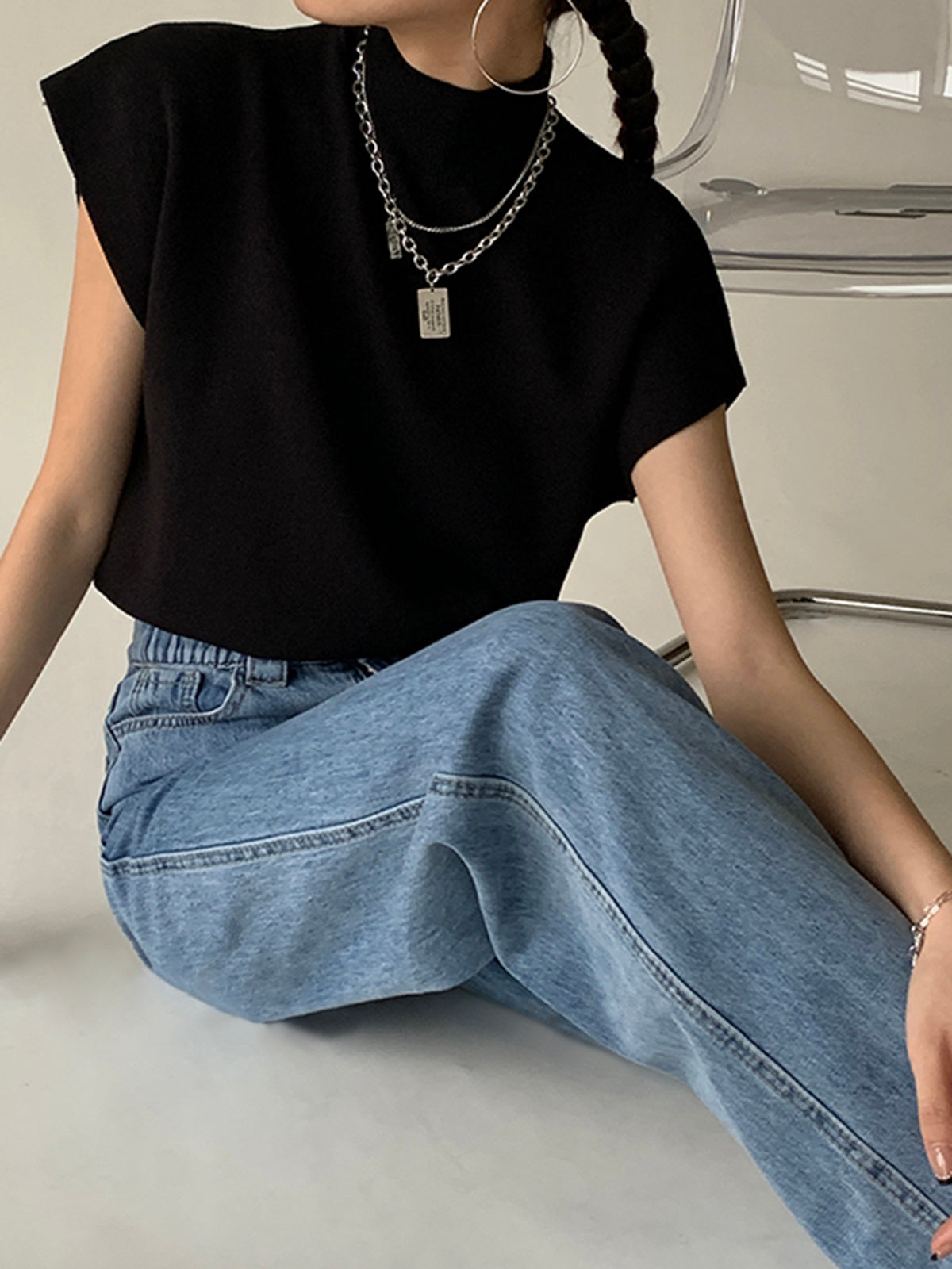 Barbara - Sleeveless Knit Top