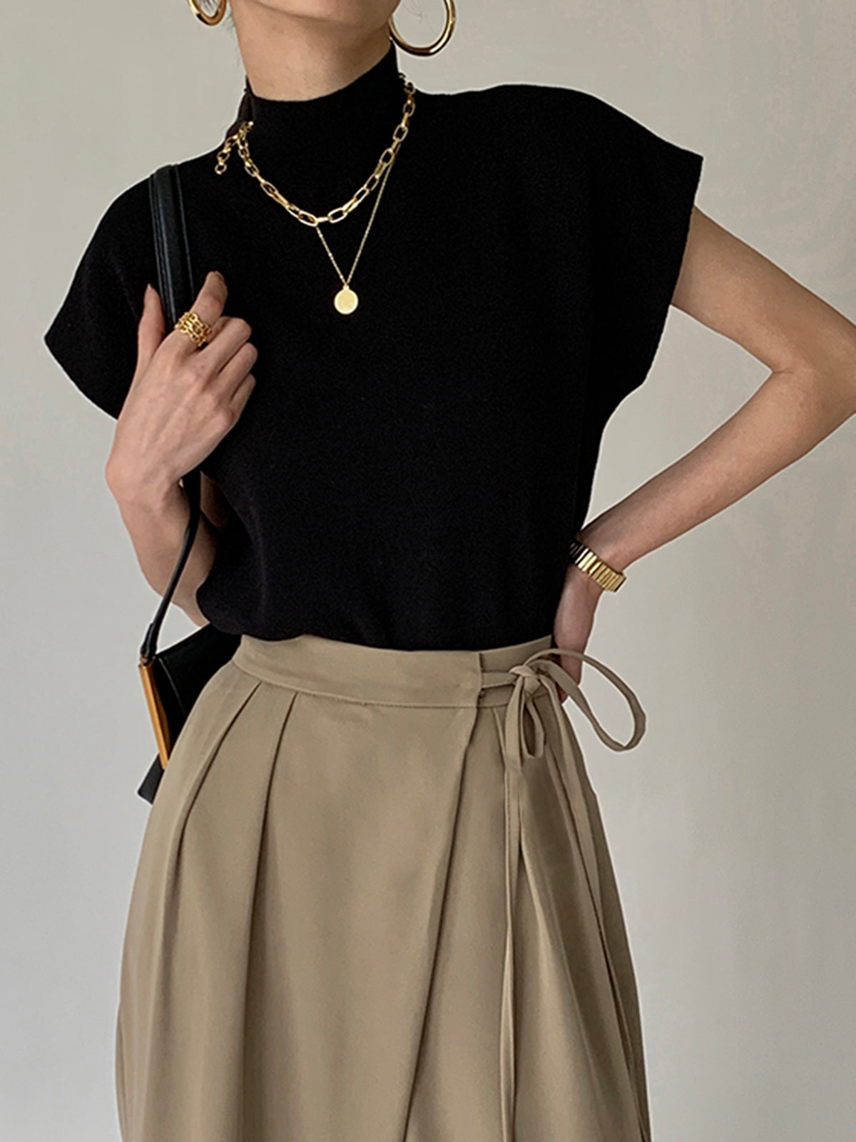 Barbara - Sleeveless Knit Top