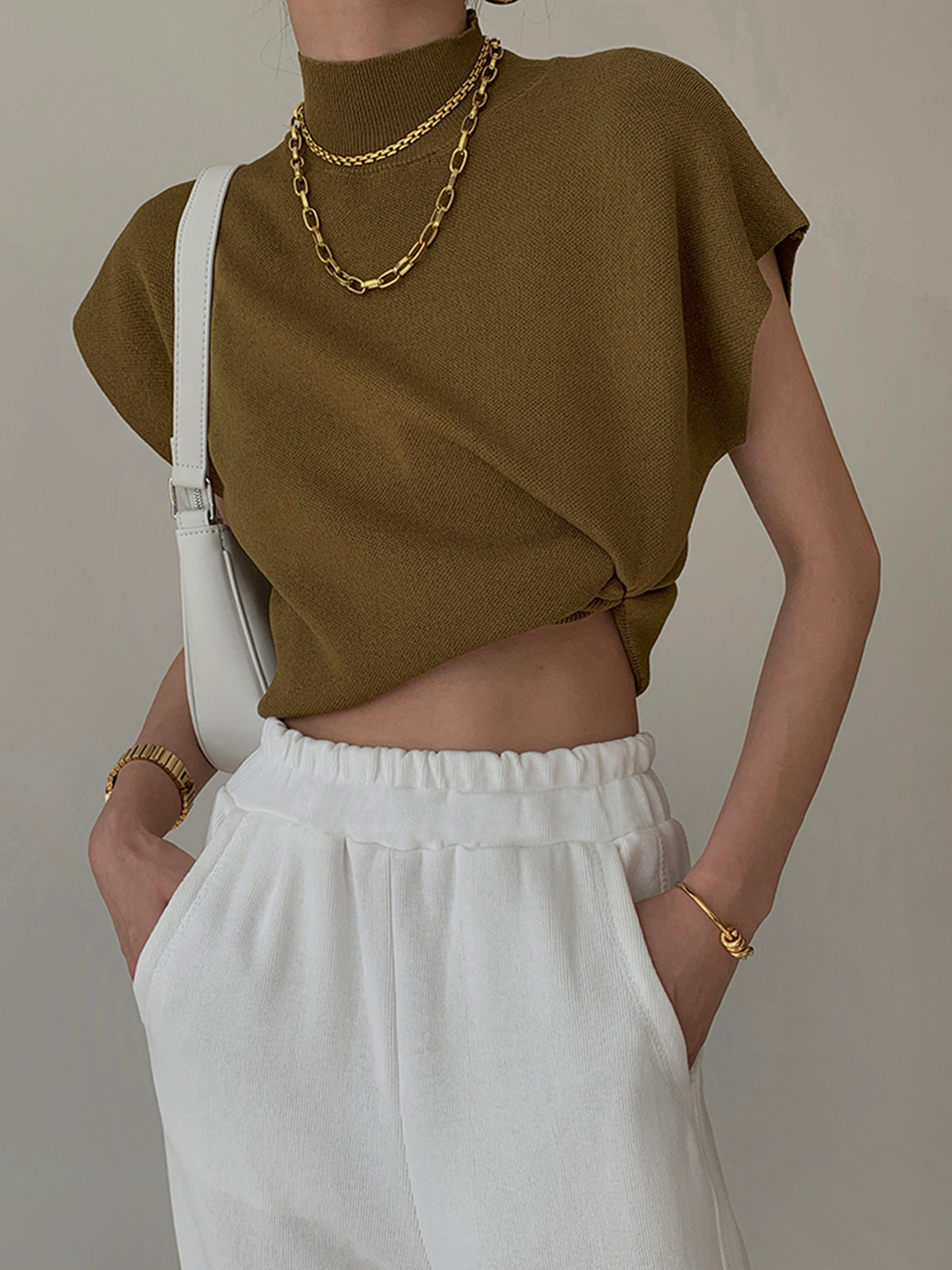 Barbara - Sleeveless Knit Top