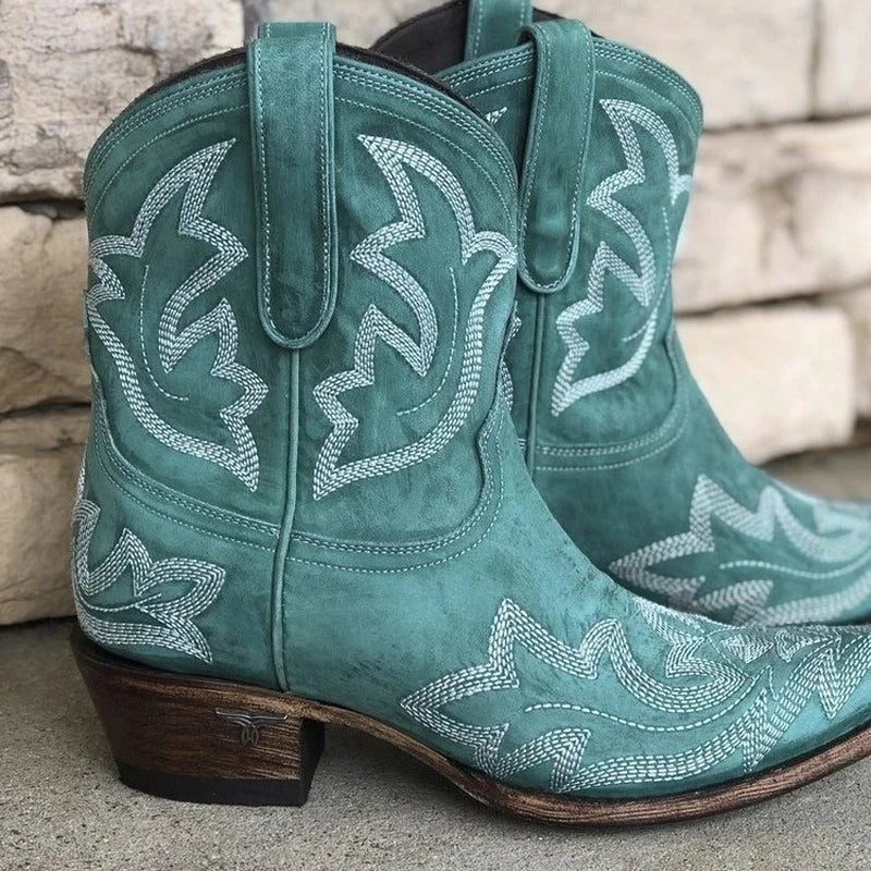 Sarah - Stylish Cowboy Boots