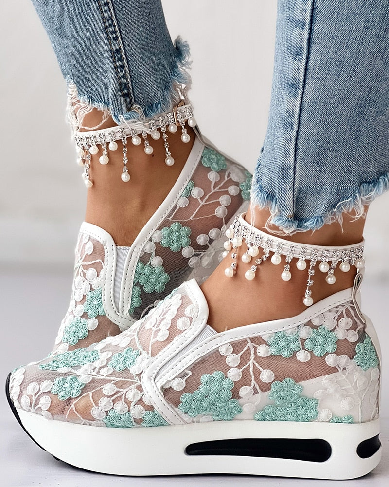 Remi - Delicate Lace Sneakers