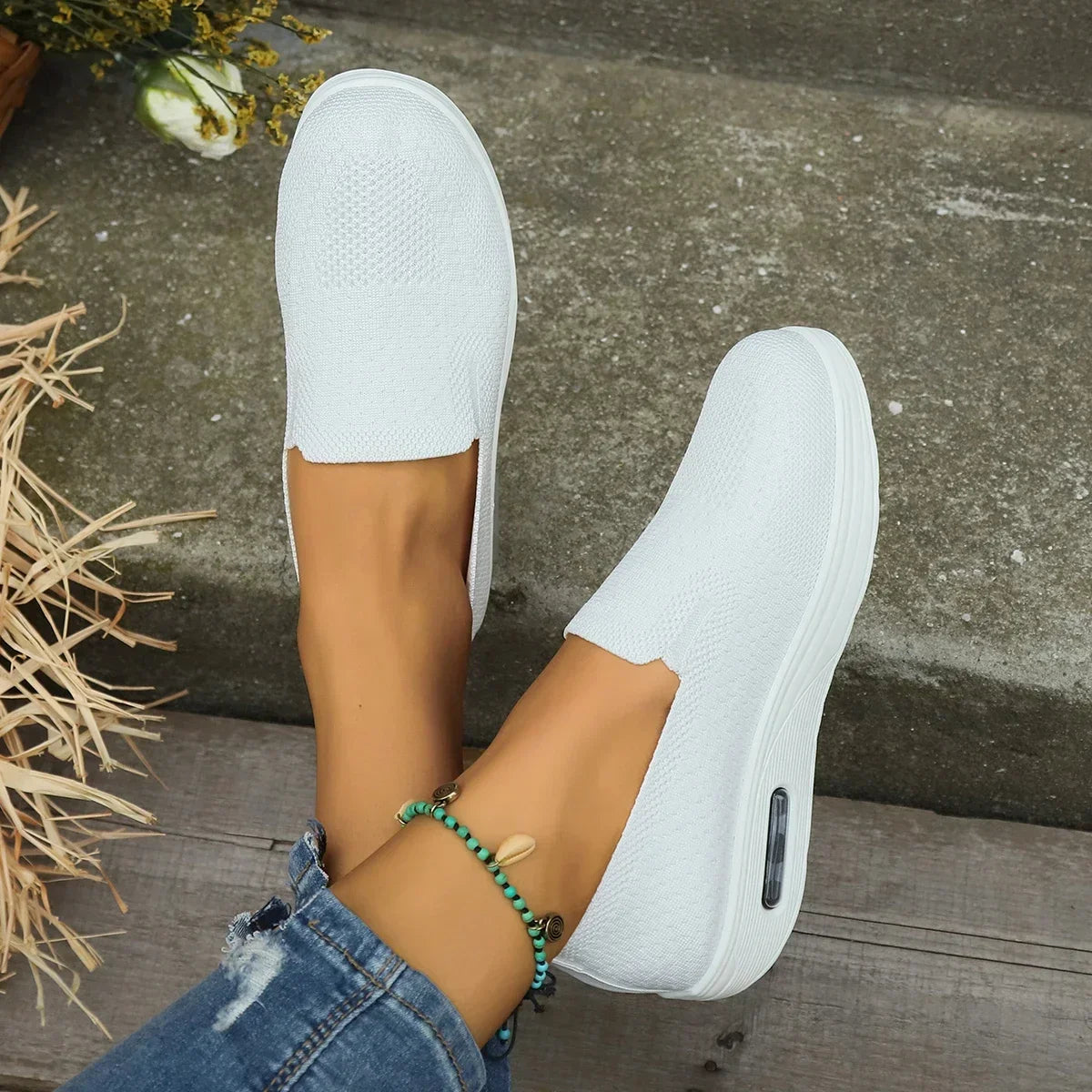 Lucia - Streamlined Comfort Sneakers