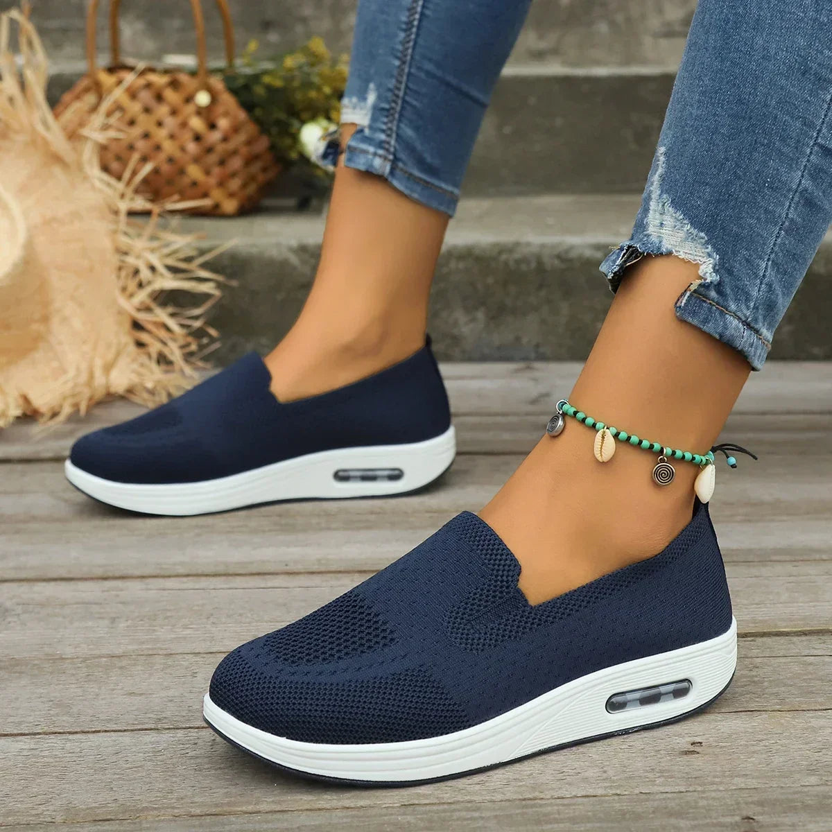 Lucia - Streamlined Comfort Sneakers