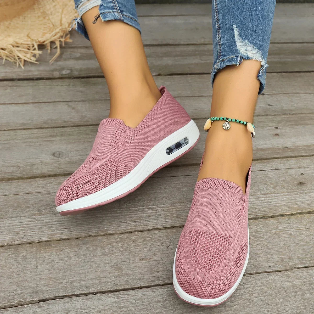 Lucia - Streamlined Comfort Sneakers