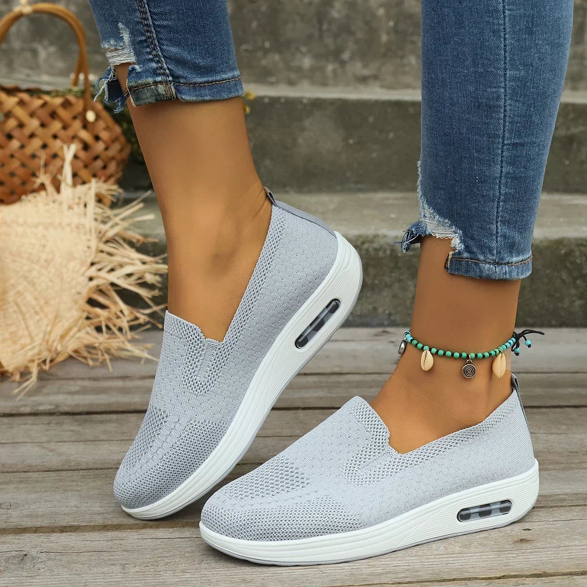 Lucia - Streamlined Comfort Sneakers