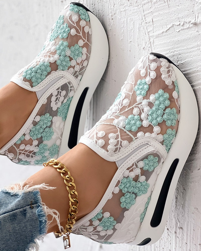 Remi - Delicate Lace Sneakers