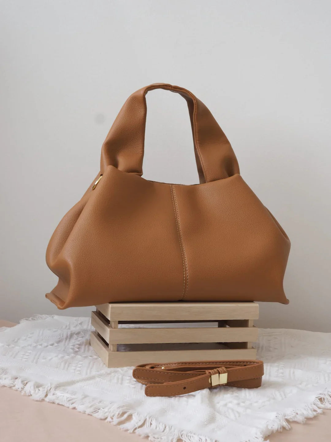 Dariana - Elegant Faux Leather Shoulder Bag