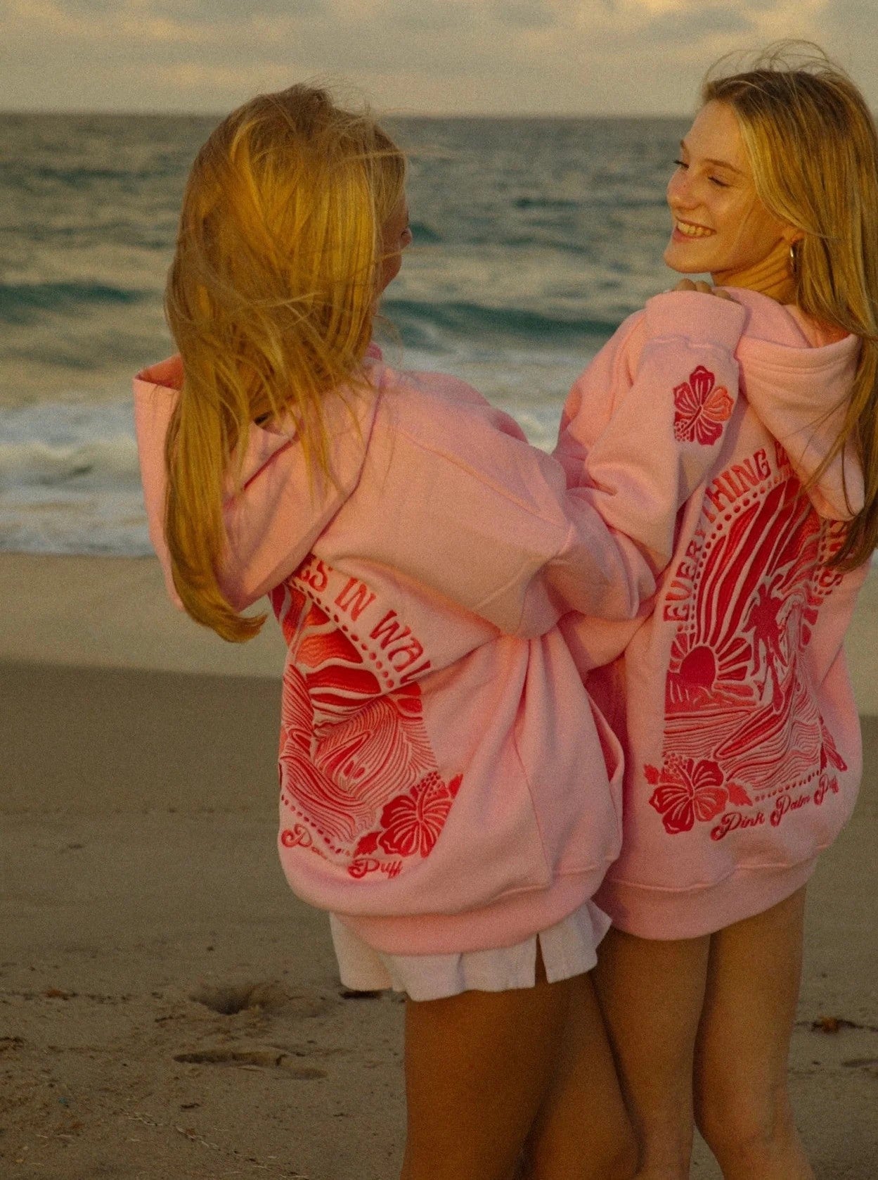 Lumi - Oversized Comfy Hoodie with Tropical Design