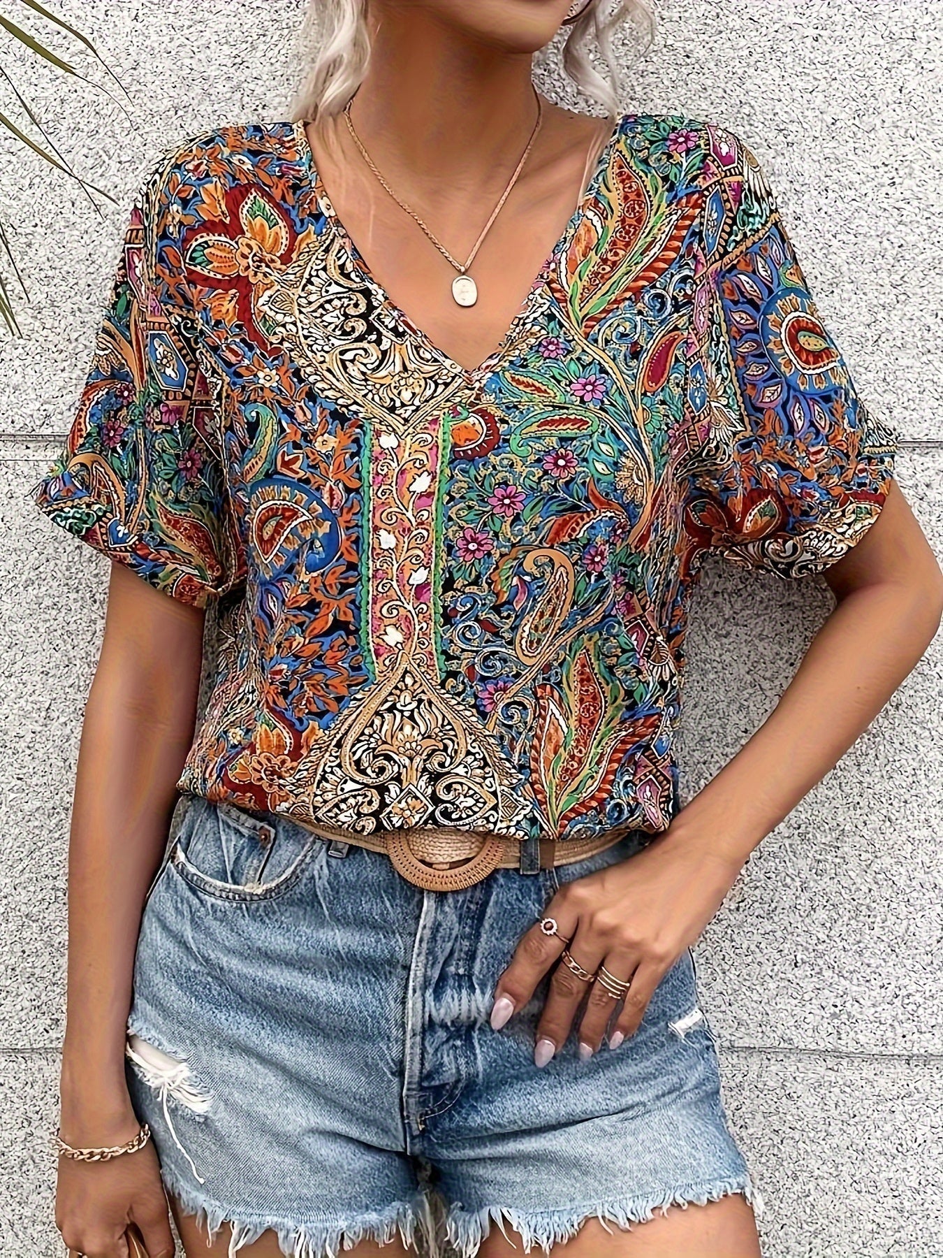 Victoria - Elegant Floral Blouse