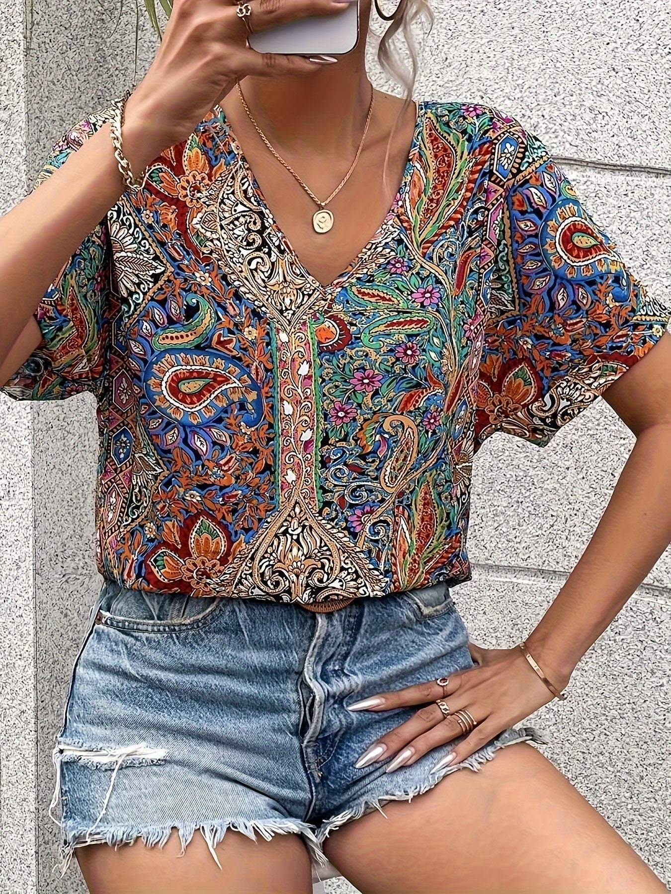 Victoria - Elegant Floral Blouse
