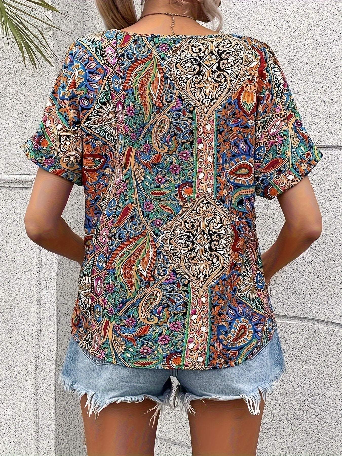 Victoria - Elegant Floral Blouse