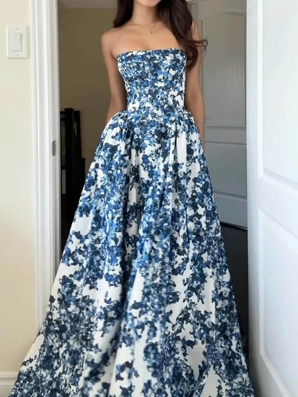 Ariana - Elegant Strapless Maxi Dress