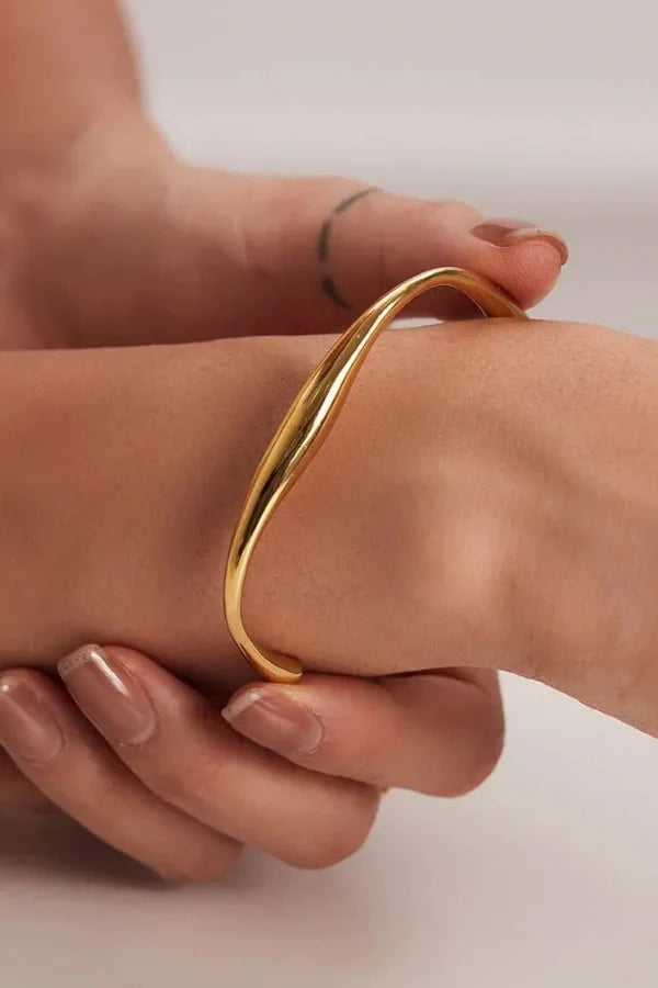 Aaliyah - Gold Bangle Elegant Jewelry Bracelet