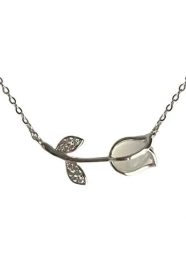 Evelyn - Cute Tulip Pendant Necklace