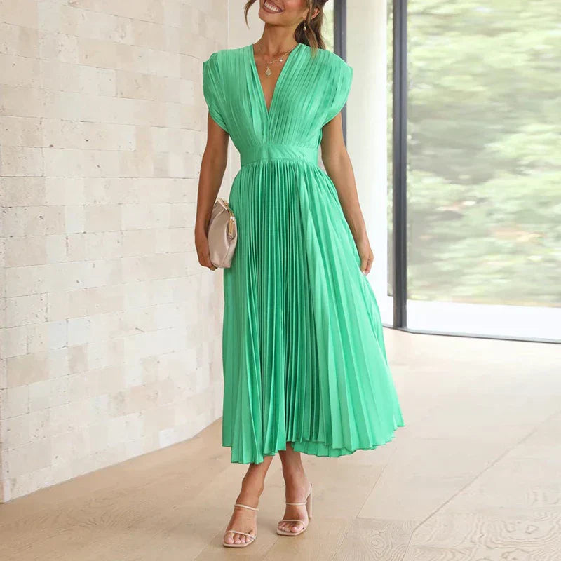 Ashleigh - Maxi Dress with V-Neck and Pleats