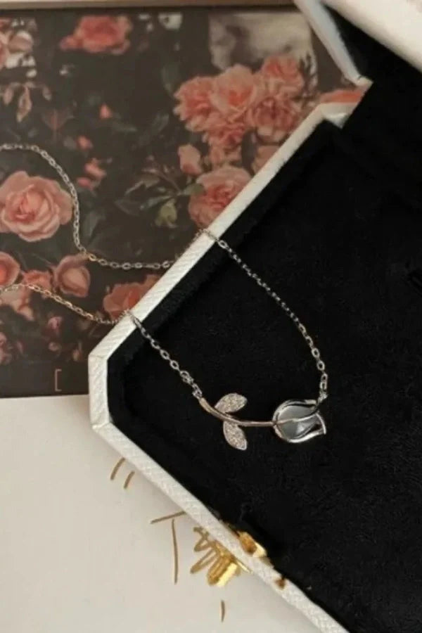 Evelyn - Cute Tulip Pendant Necklace