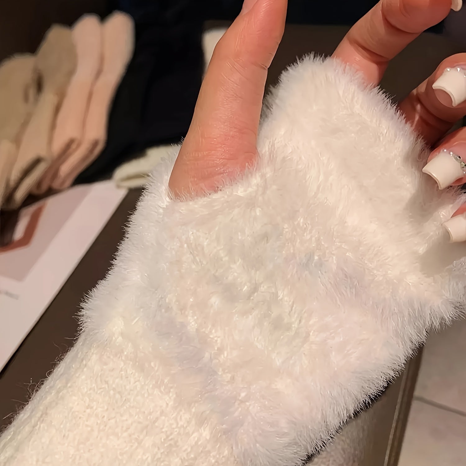 Ines - Cozy Winter Fingerless Gloves