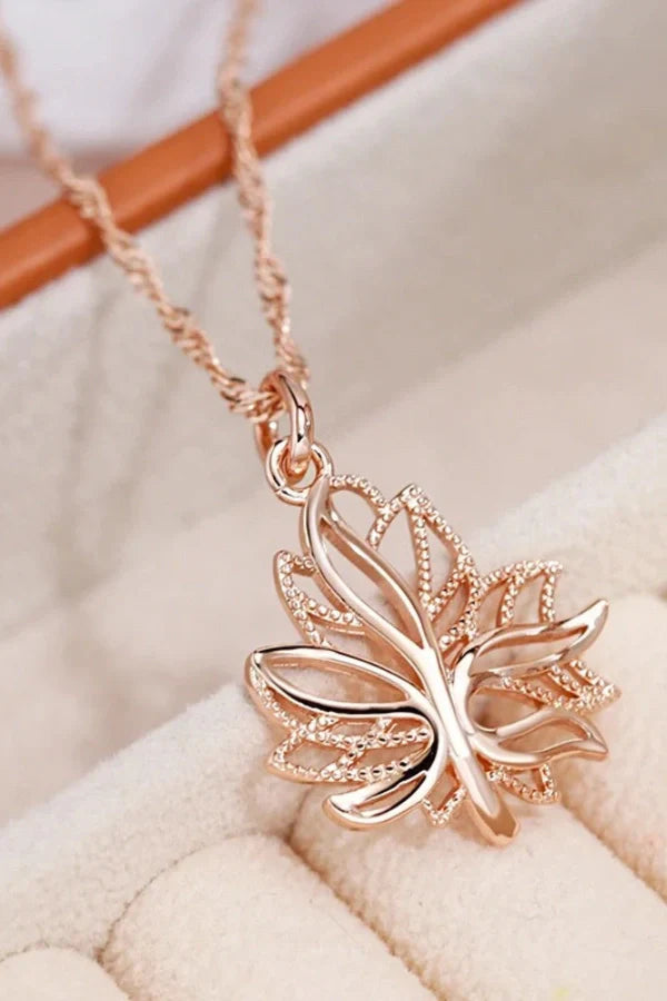 Zoe - Maple Leaf Pendant Gold Necklace