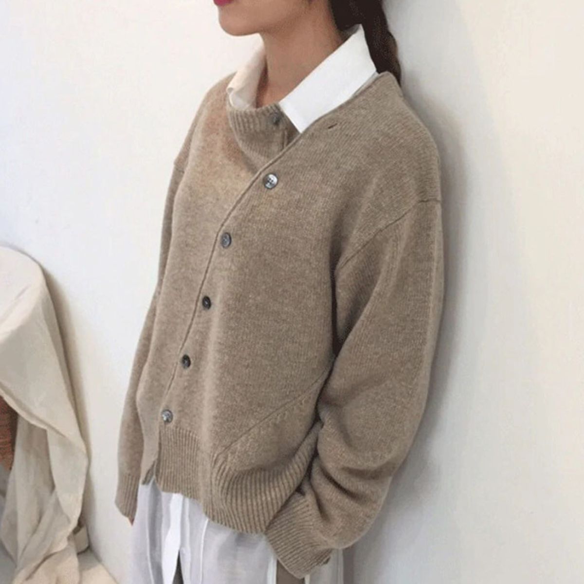 Dominique - Button-Down Sweater with Layered Collar