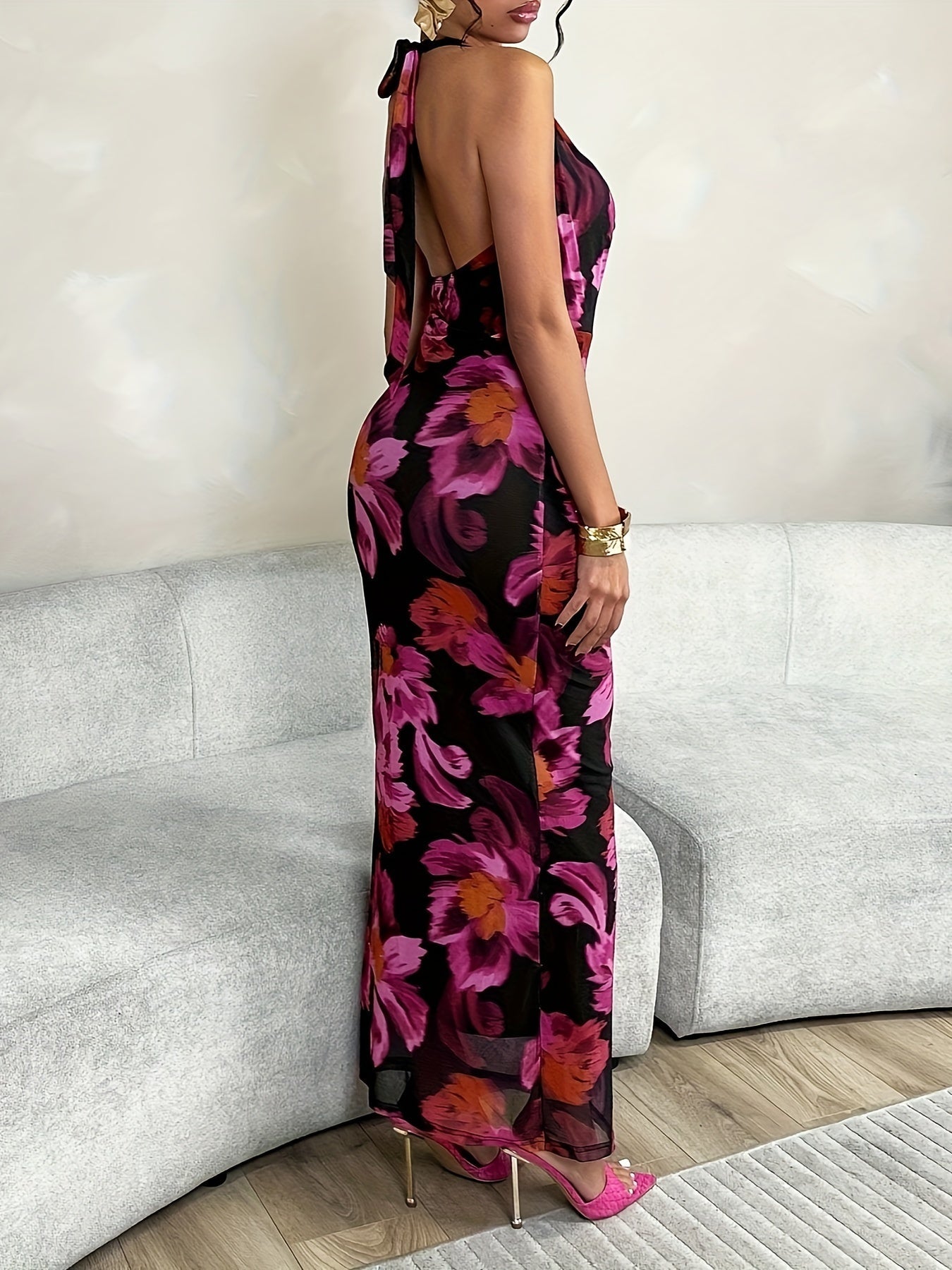 Mayleigh - Floral V-Neck Bodycon Dress