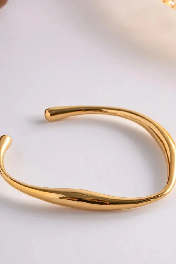 Aaliyah - Gold Bangle Elegant Jewelry Bracelet