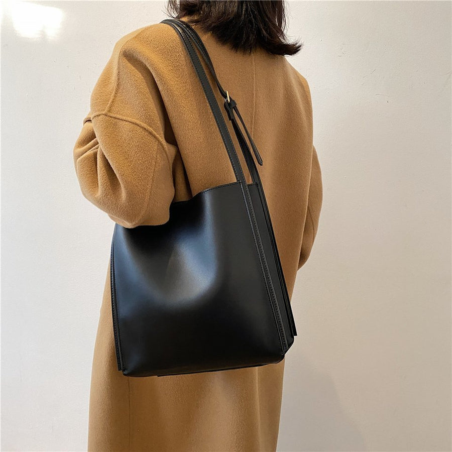 Lena - Elegant Handbag for Everyday Use, Spacious and Stylish Design