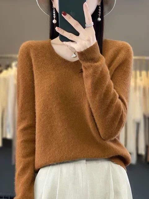 Alar - Classic Relaxed V-Neck Sweater