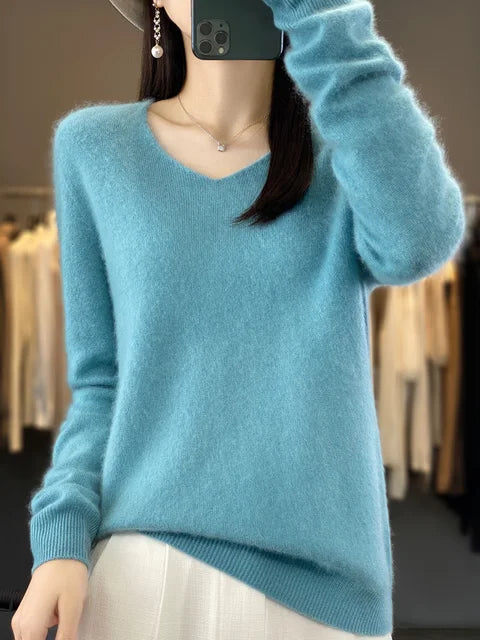 Alar - Classic Relaxed V-Neck Sweater