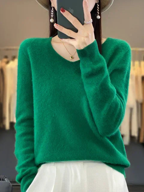 Alar - Classic Relaxed V-Neck Sweater