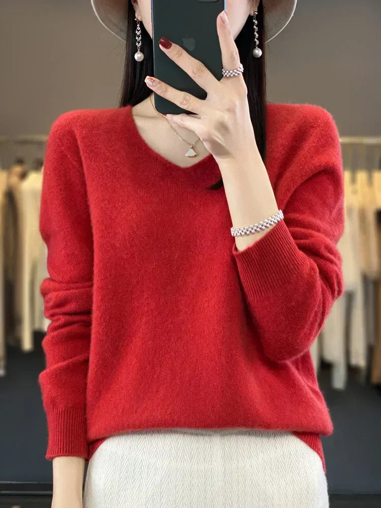 Alar - Classic Relaxed V-Neck Sweater