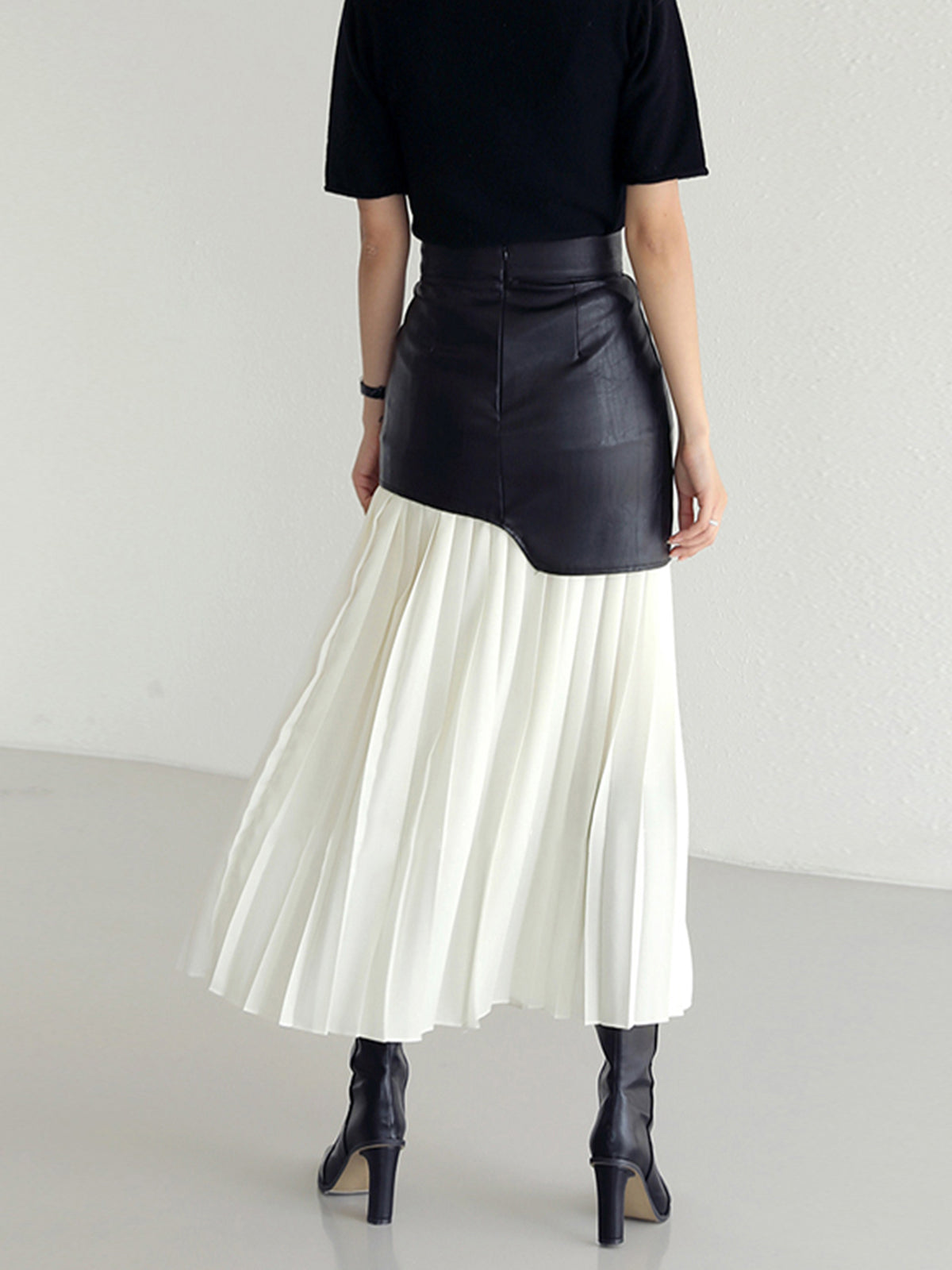 Zephyra - Two-Tone Pleated Midi Skirt