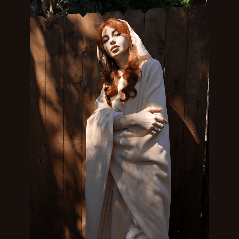 Nova - Luxurious Hooded Poncho for Unmatched Comfort
