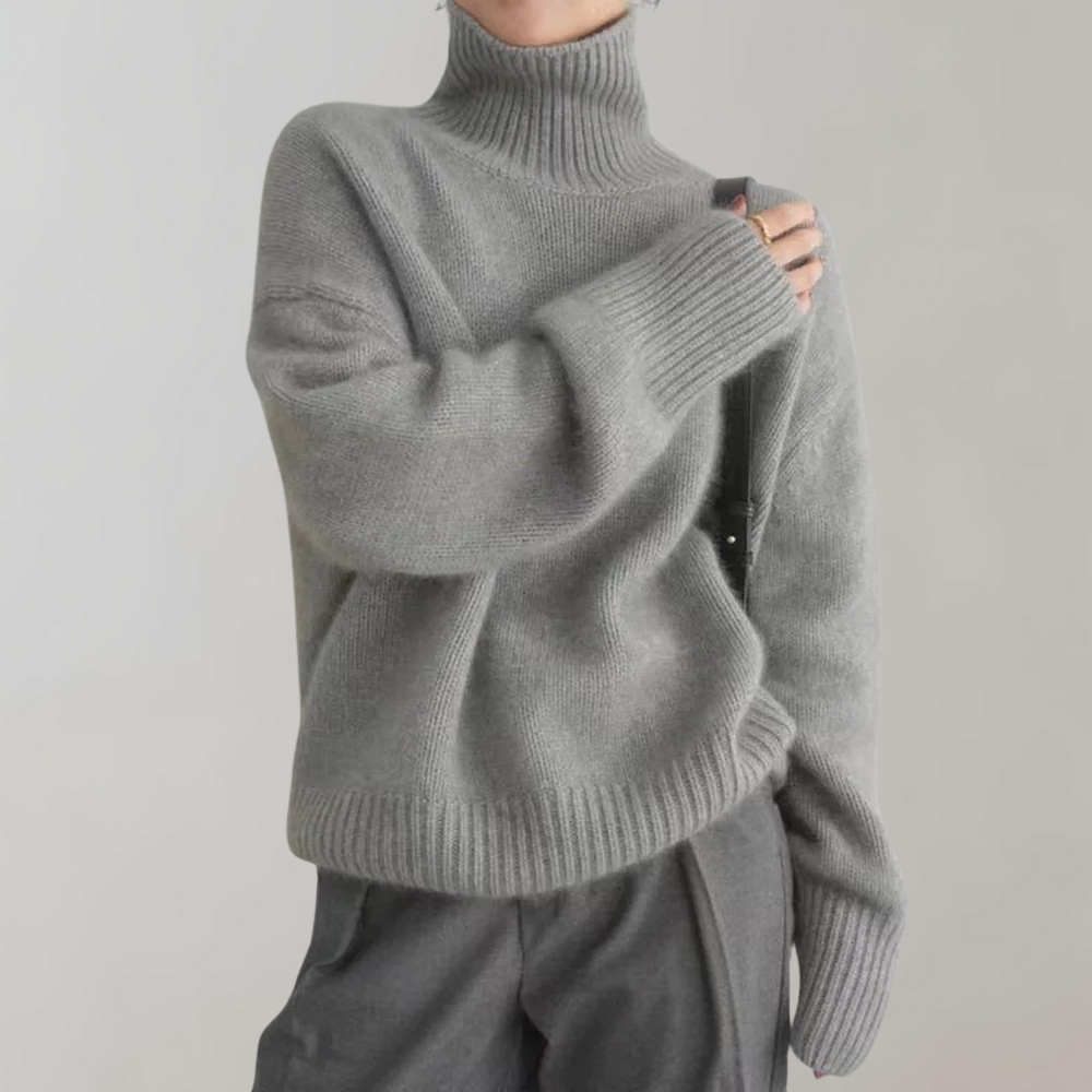 Raelie - Oversized Minimalist Turtleneck Sweater