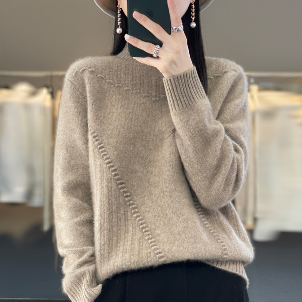 Syra - Soft Knit Sweater with Diagonal Stitch