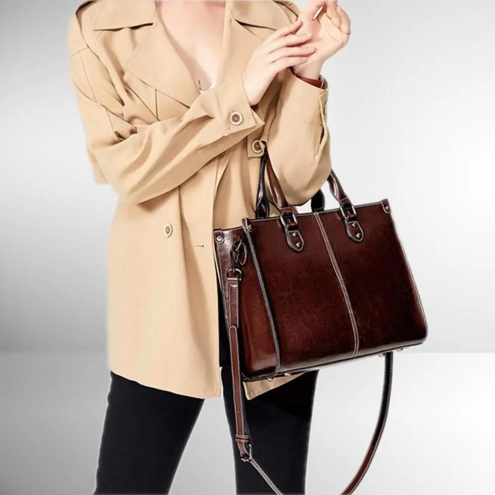 Tully - Classic and Functional Handbag