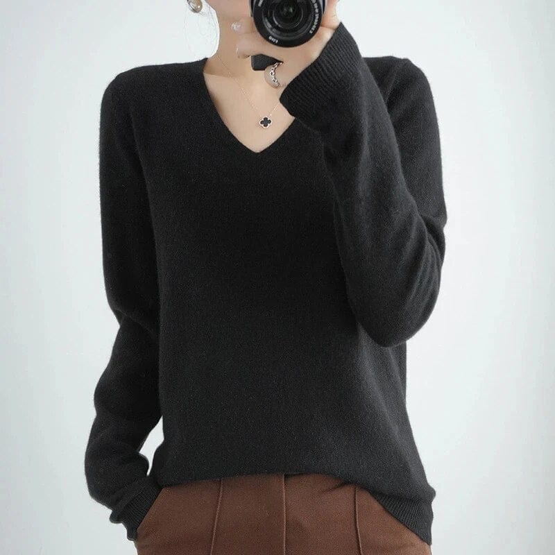 Emilia - Classic Cotton V-Neck Sweater for Winter