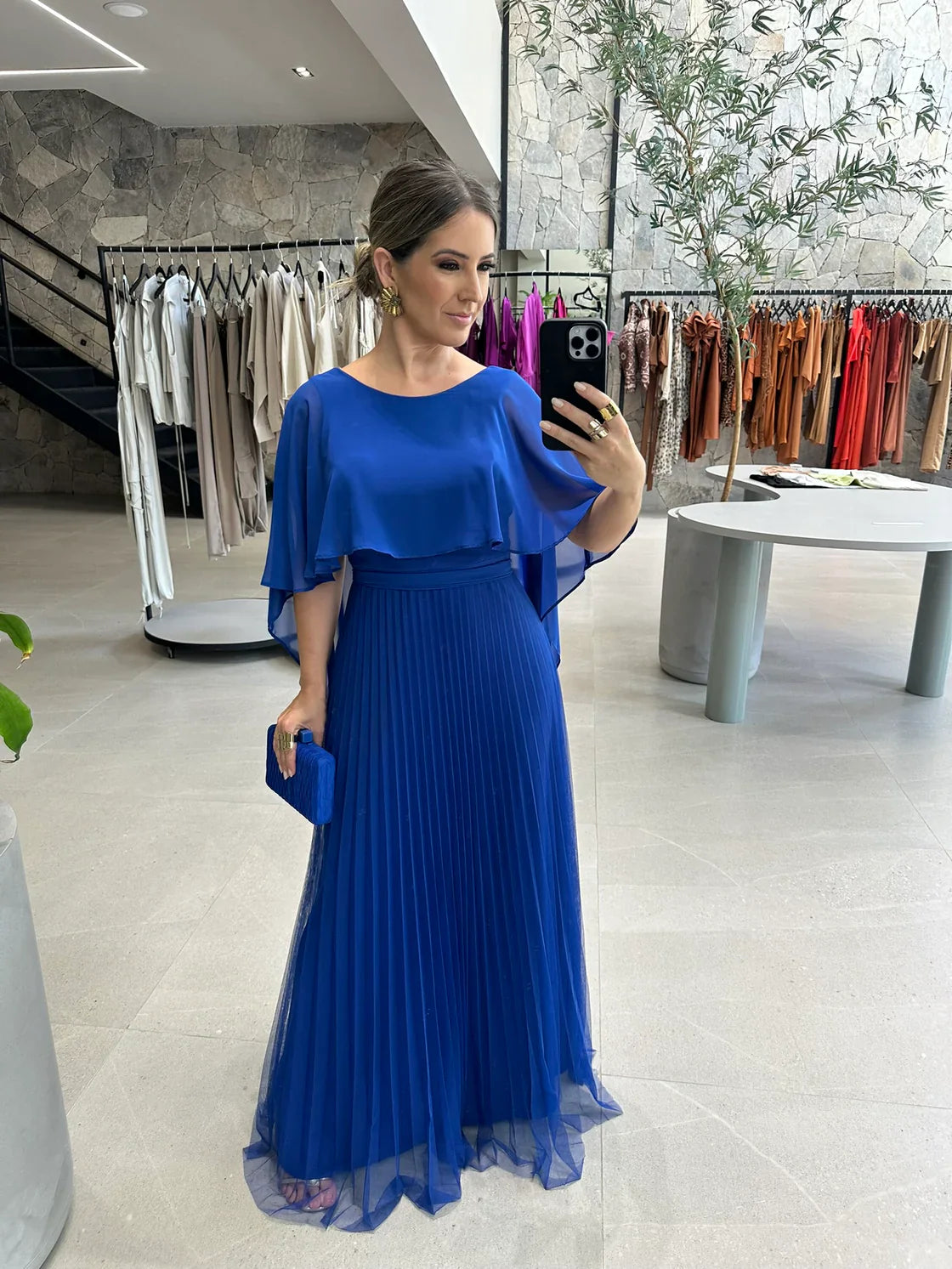 Madison - Elegant Round Neck Maxi Dress Lightweight and Flowing