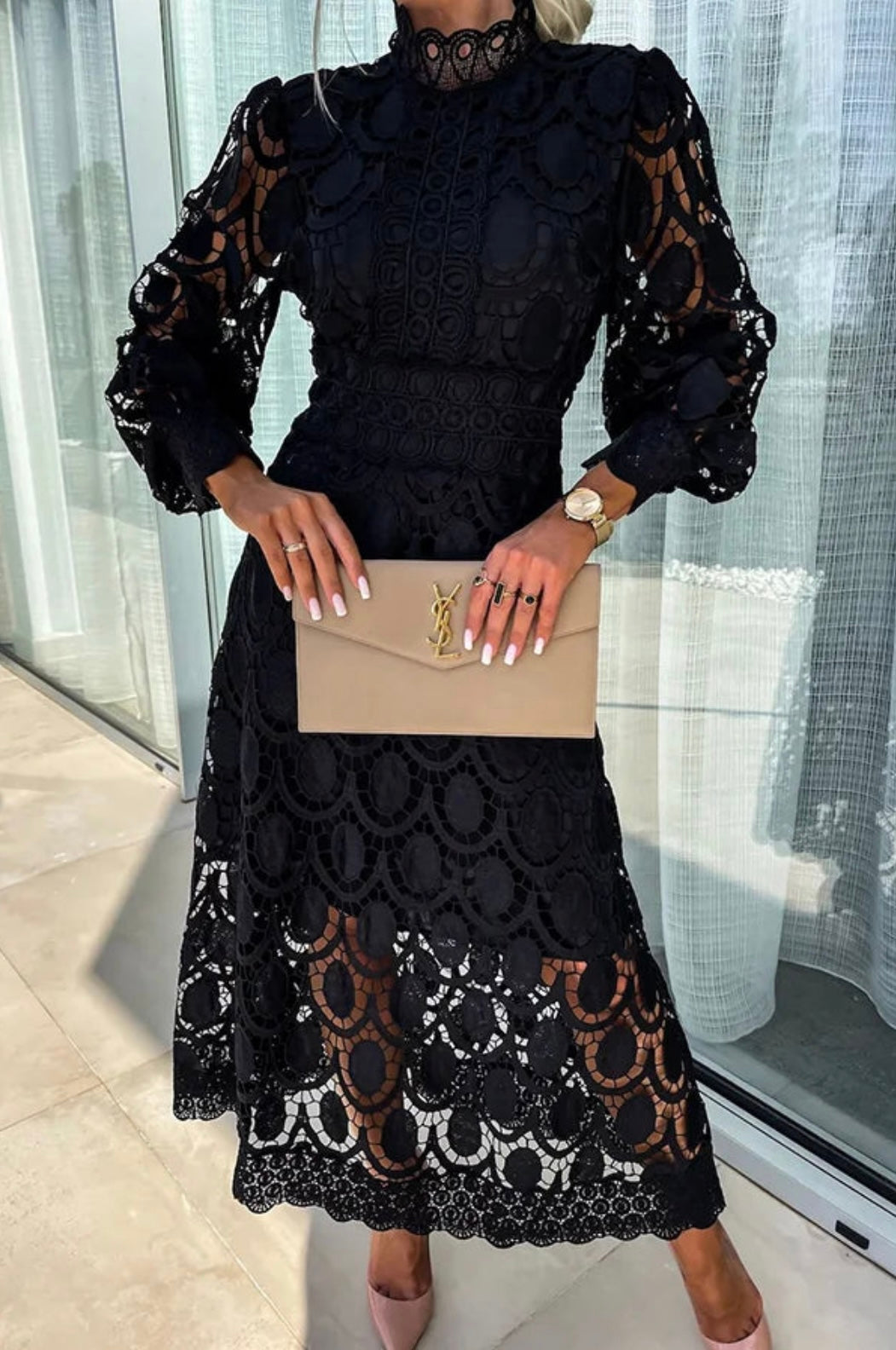 Sara - Elegant Lace Dress