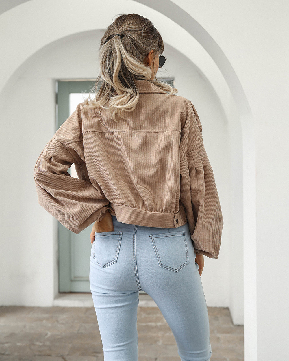 Anika - Trendy Cropped Jacket