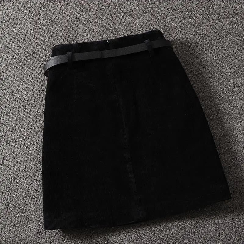Cecilia - Mini Skirt in Ribbed Velvet Pocket