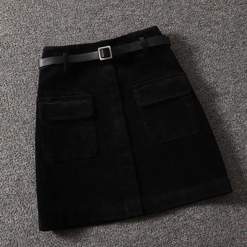 Cecilia - Mini Skirt in Ribbed Velvet Pocket
