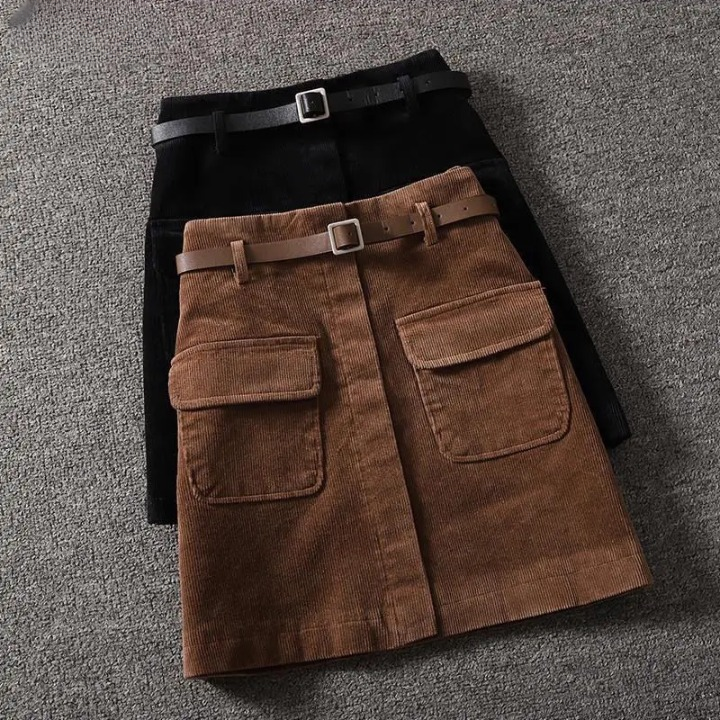 Cecilia - Mini Skirt in Ribbed Velvet Pocket