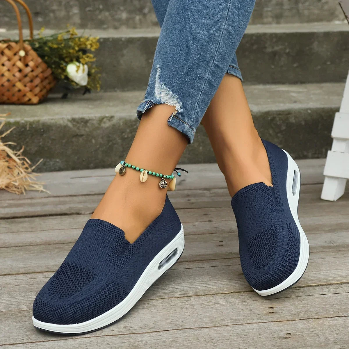 Lucia - Streamlined Comfort Sneakers