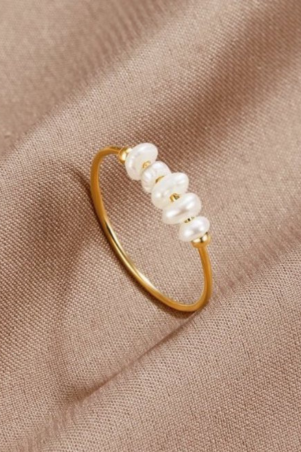 Angelina - Classic Minimalist Pearl Ring