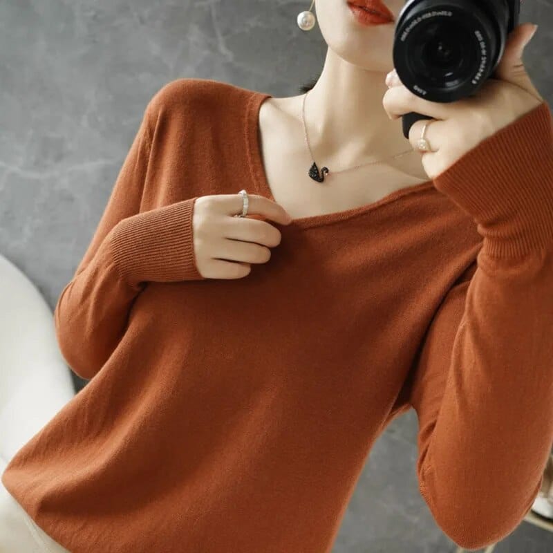 Emilia - Classic Cotton V-Neck Sweater for Winter