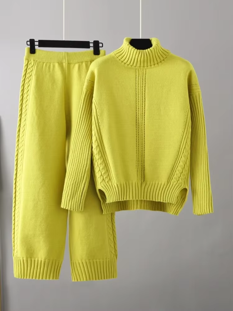 Charli - Cozy Turtleneck Set