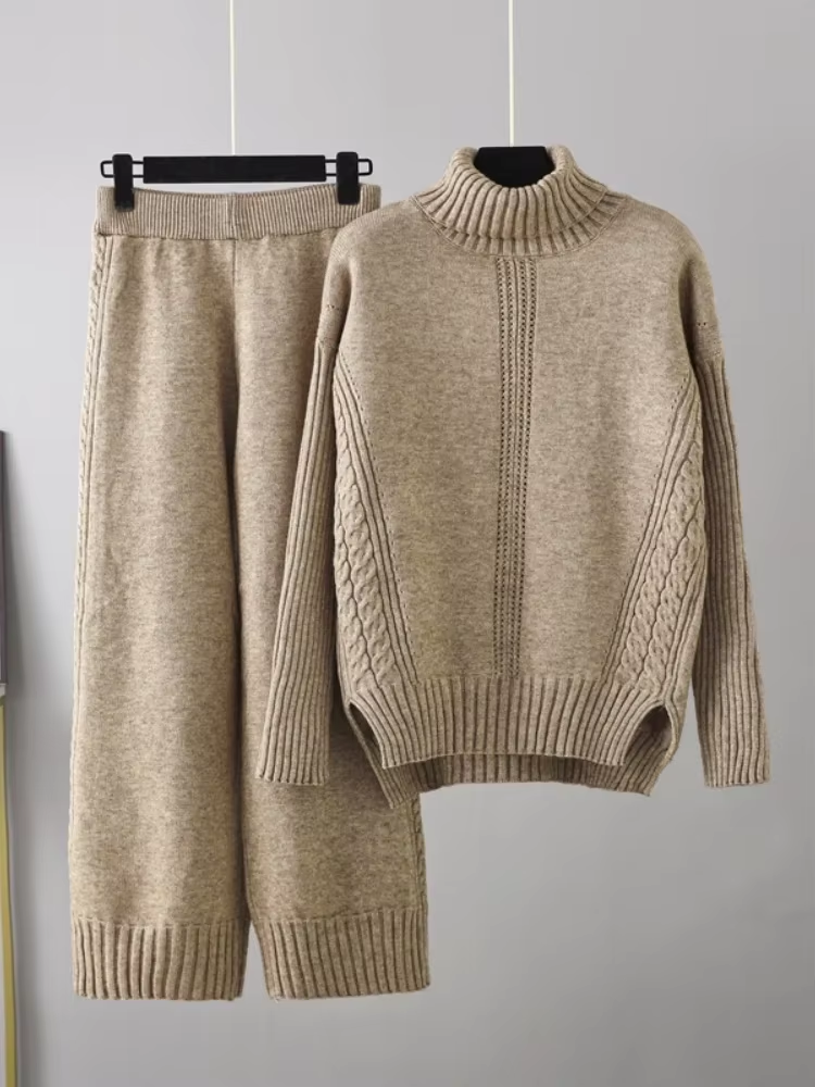 Charli - Cozy Turtleneck Set